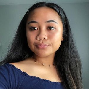 Meet your Posher, Adrianne